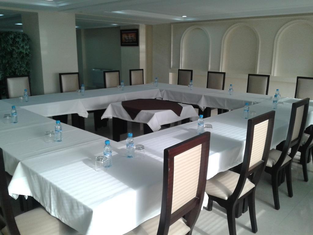 Al Akhawayn Hotel Oujda Exterior foto