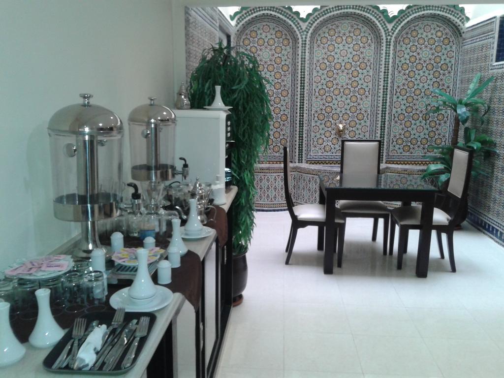 Al Akhawayn Hotel Oujda Exterior foto