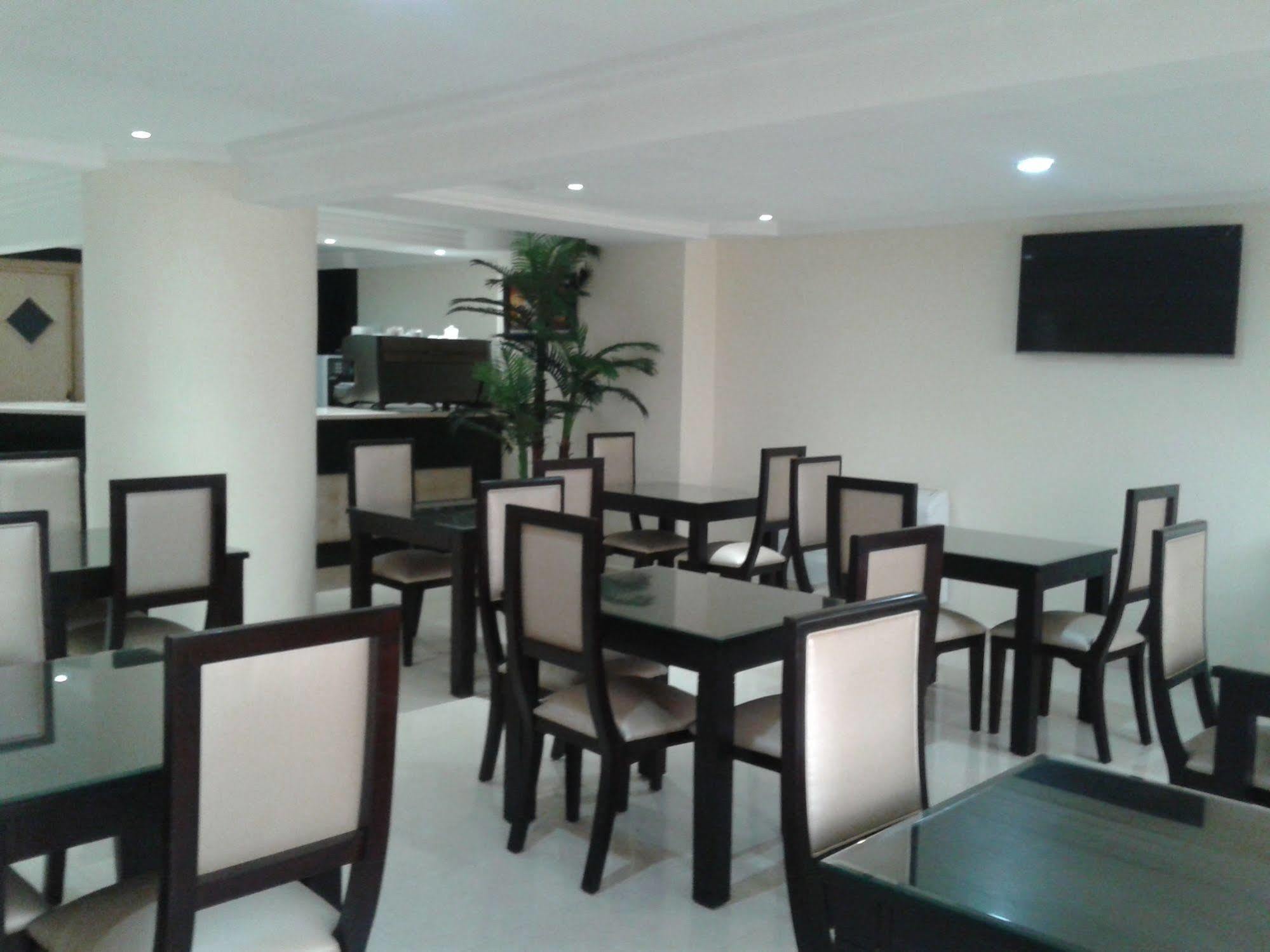 Al Akhawayn Hotel Oujda Exterior foto