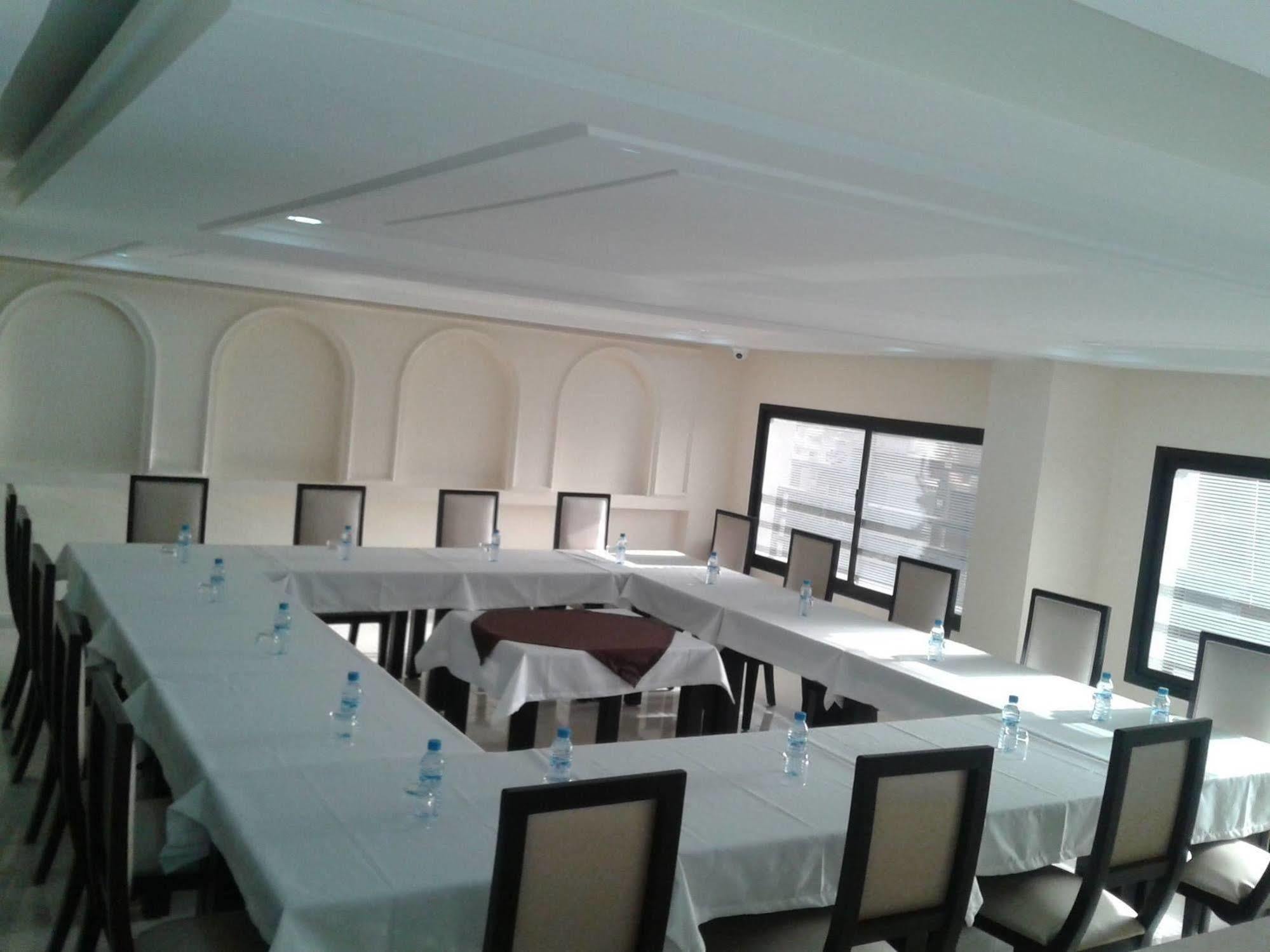 Al Akhawayn Hotel Oujda Exterior foto