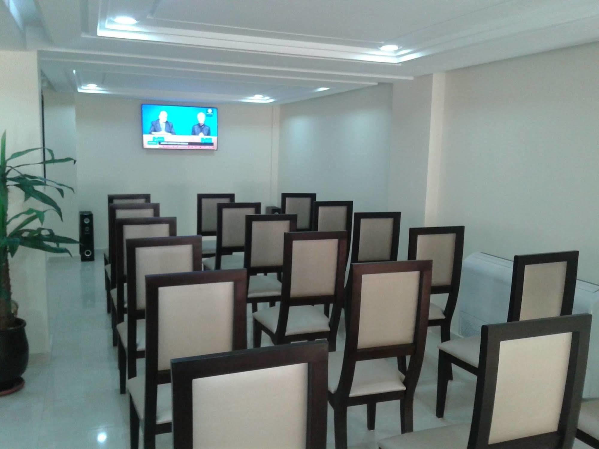 Al Akhawayn Hotel Oujda Exterior foto