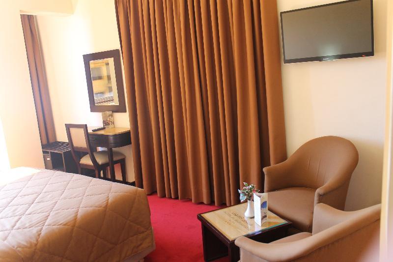 Al Akhawayn Hotel Oujda Exterior foto